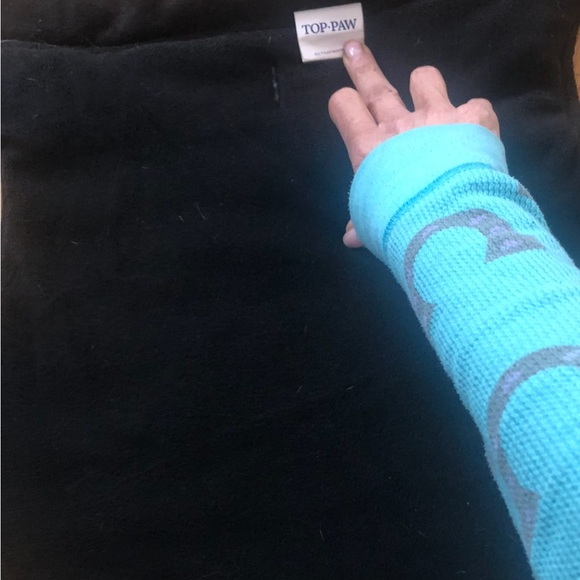 3 dog coats - 1 lurio puffer hoody and 2 Top paw puffers - Picture 6 of 7